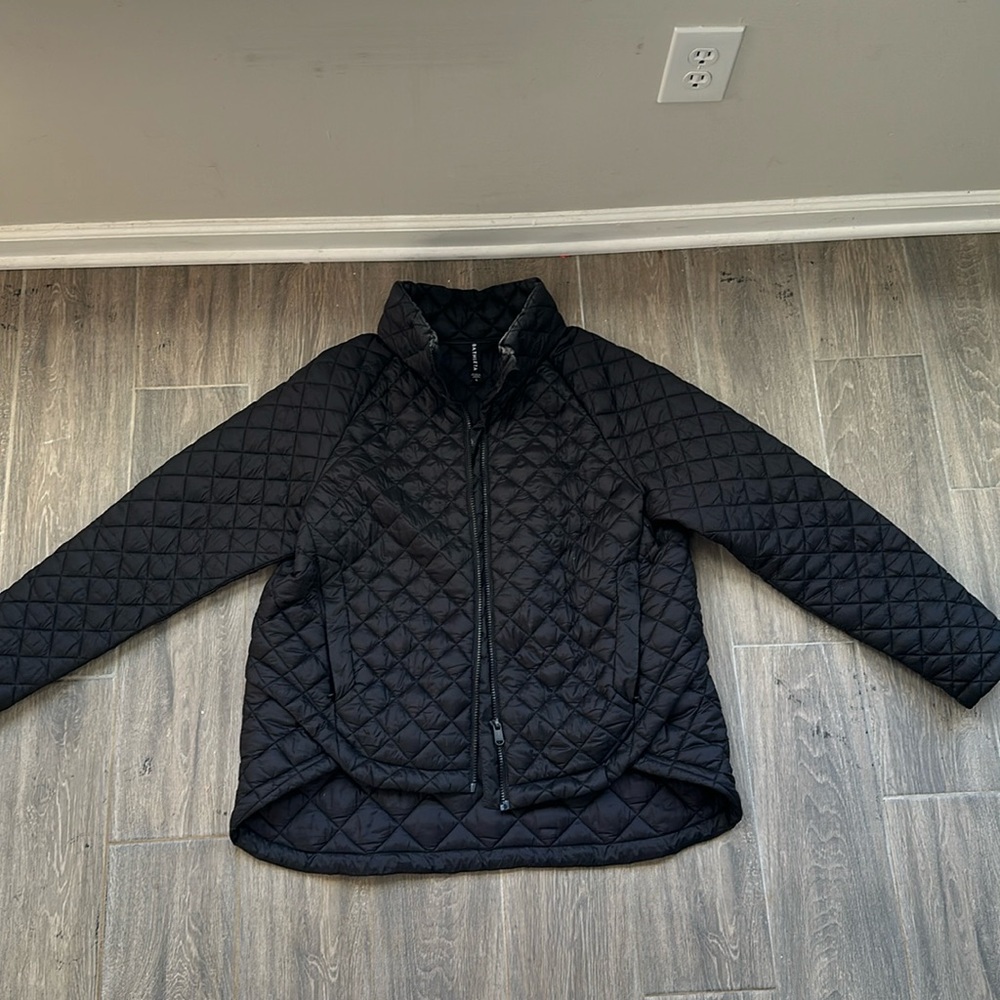 Athlete L whisper featherless black puffer jacket